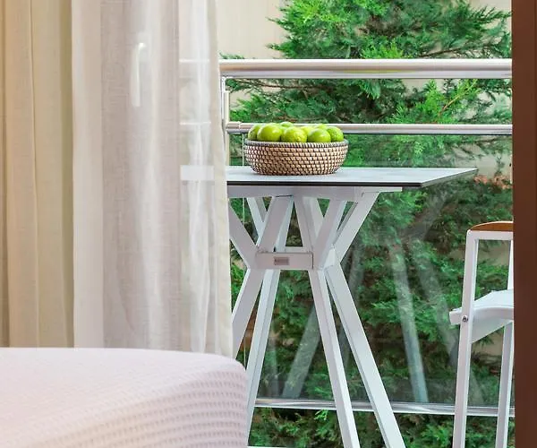 Vintage Apartment *
